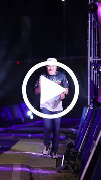 BIB:  <button type="button" onclick="openModal(26940555)" class="btn btn-primary btn-sm float-right" data-toggle="modal" data-target=".modal-high-quality">
                <i class="fa fa-download"></i> Download
                </button>